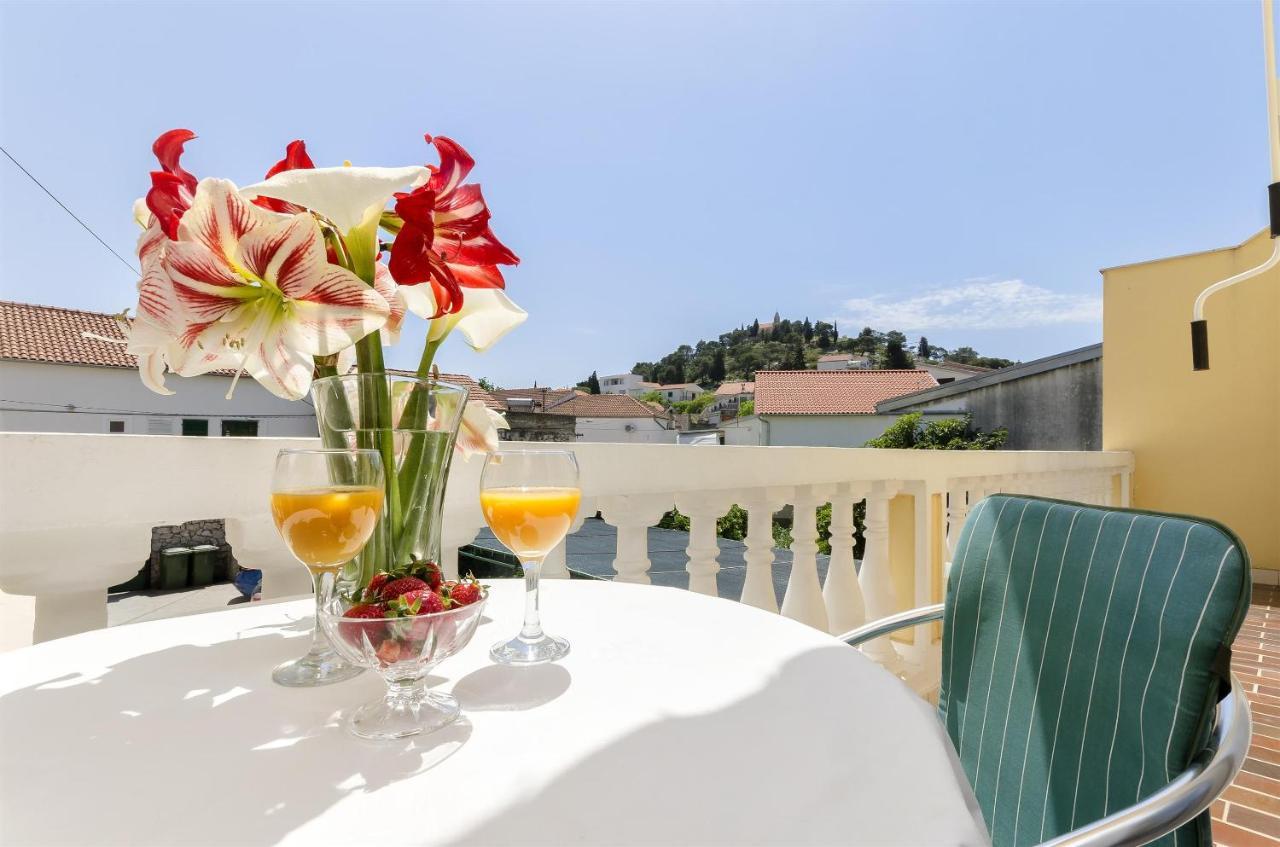 Apartments And Room Lotus Tribalj Εξωτερικό φωτογραφία