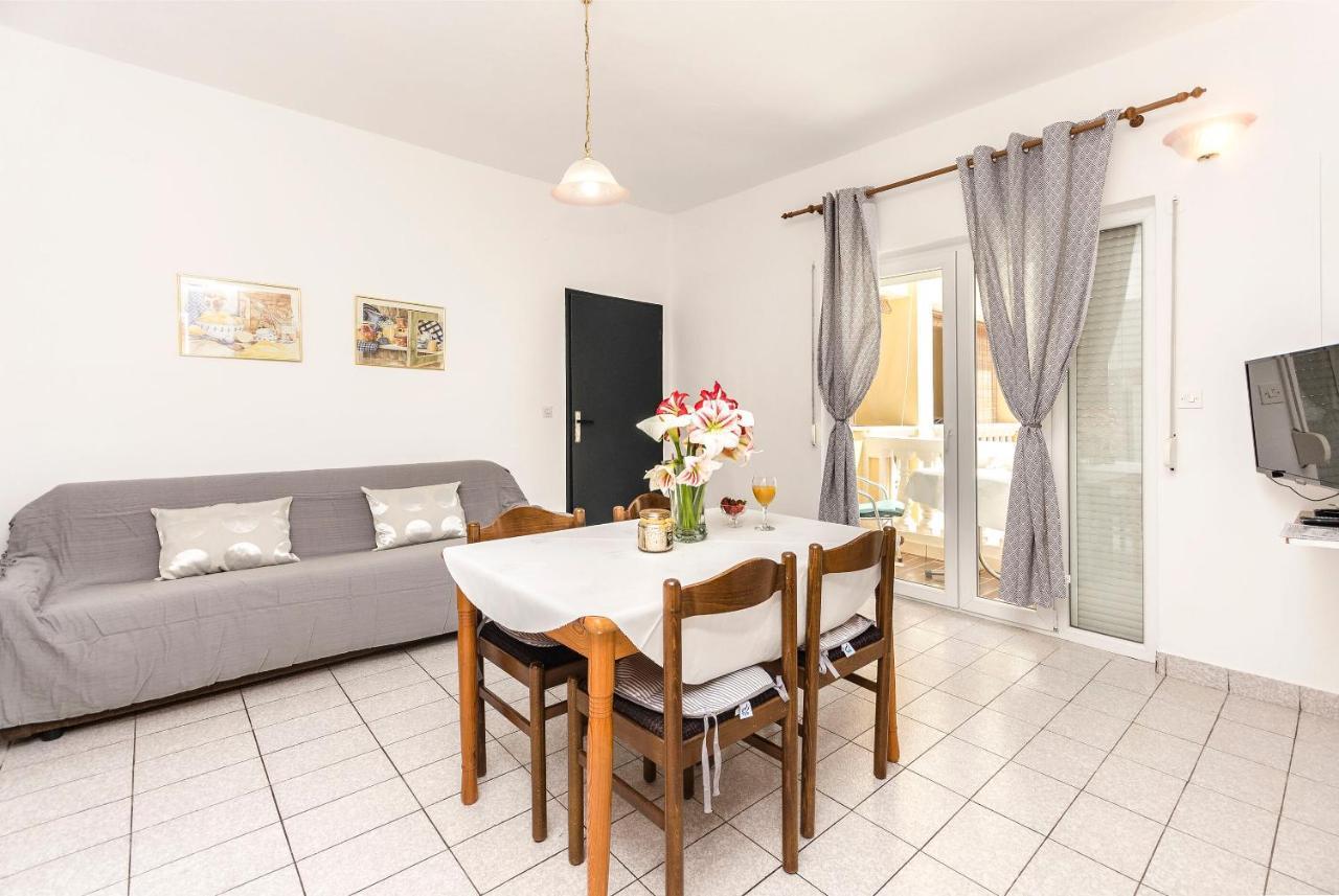 Apartments And Room Lotus Tribalj Εξωτερικό φωτογραφία