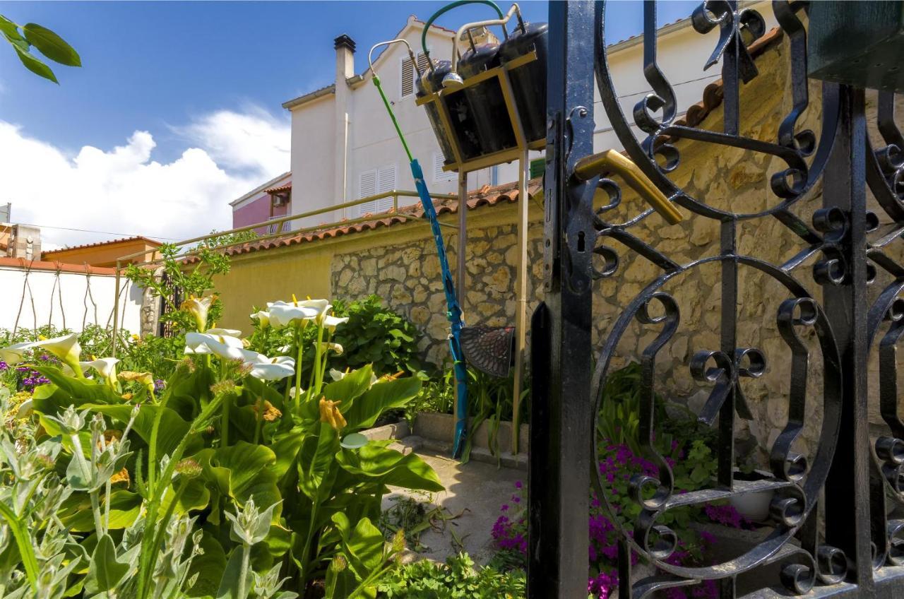 Apartments And Room Lotus Tribalj Εξωτερικό φωτογραφία