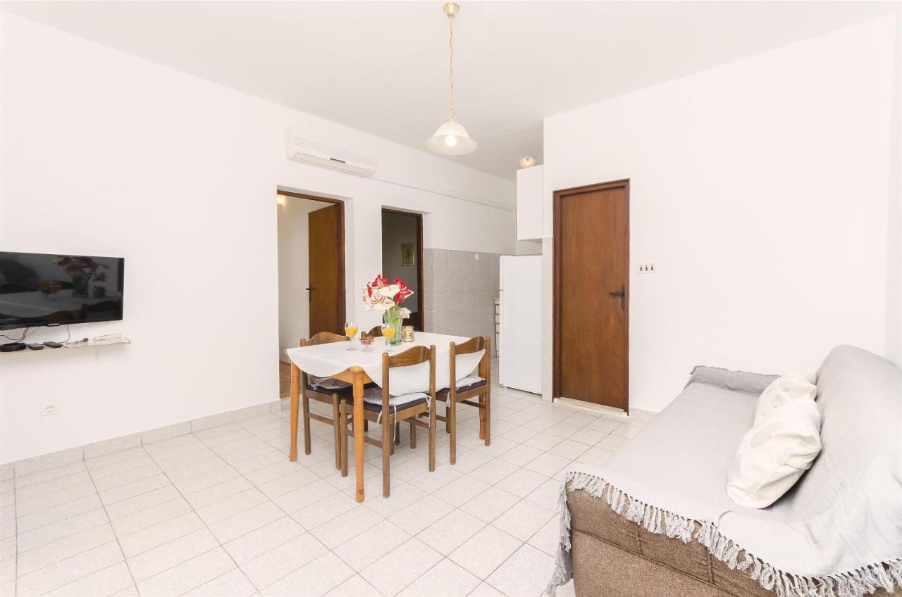 Apartments And Room Lotus Tribalj Εξωτερικό φωτογραφία